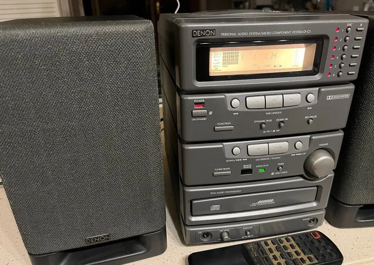 Mini věž Denon D-C1 vč. dálky