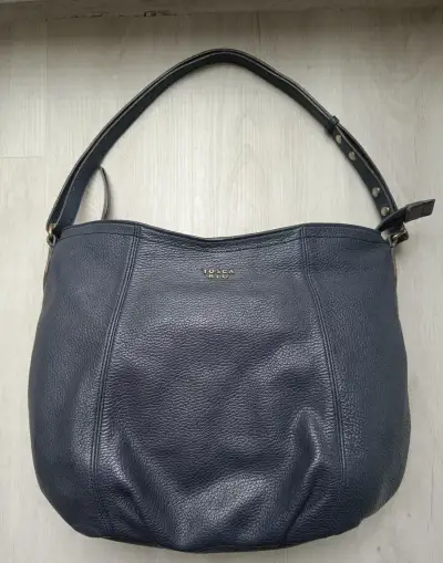 Tmavě modrá kabelka Tosca Blu