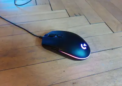 Logitech G203 Lightsync - černá