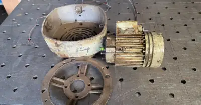 Motor chlazení soustruhu SV 18