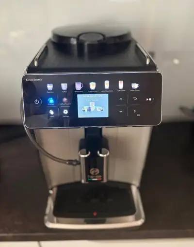 Kávovar Saeco SM6582/30 Gran Aroma