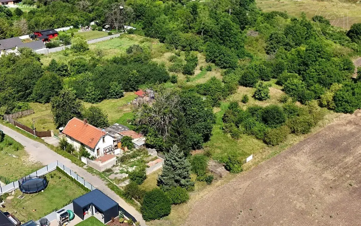 Prodej domu 2+1,st.pozemek 1 038m2,Kozomín,17km od Prahy