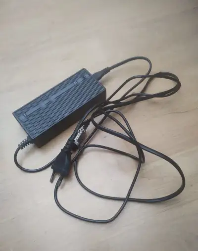Nabíječka CityBoss 36V (kulatý 3pin konektor) – funkční