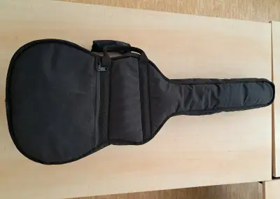 Pouzdro na kytaru