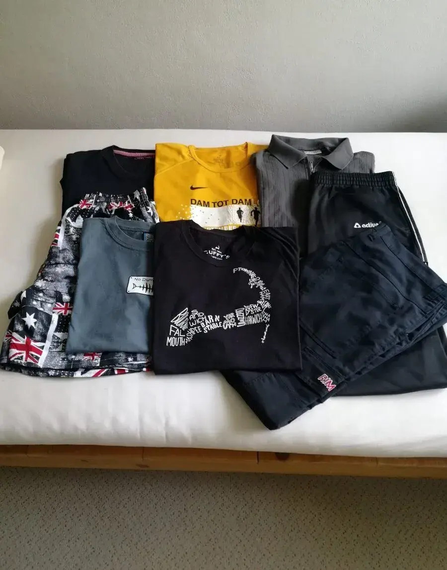 5Triček NIKE,CUFFY'S,BLUE FLY,CHEROKEE,Šortky,Kapsáče.