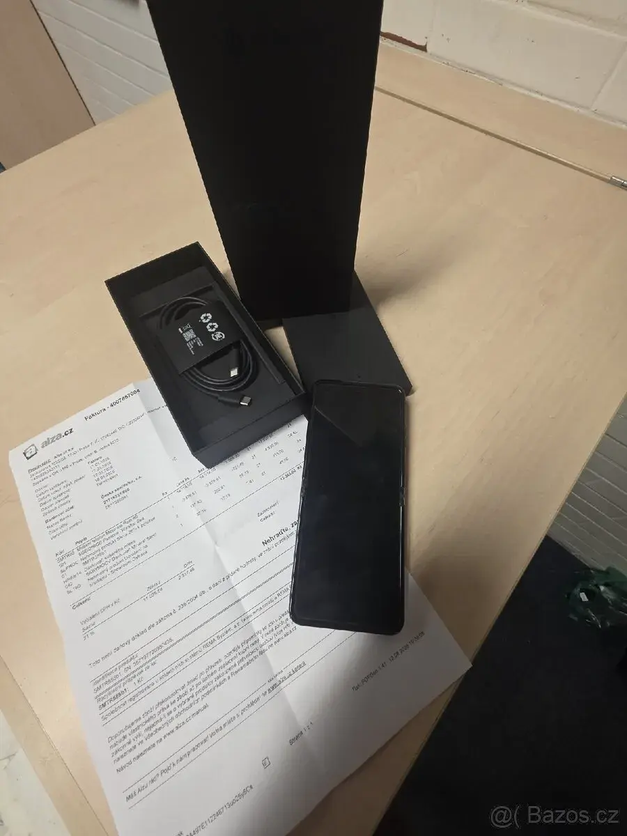 Motorola Razr 60, 8/256GB, záruka
