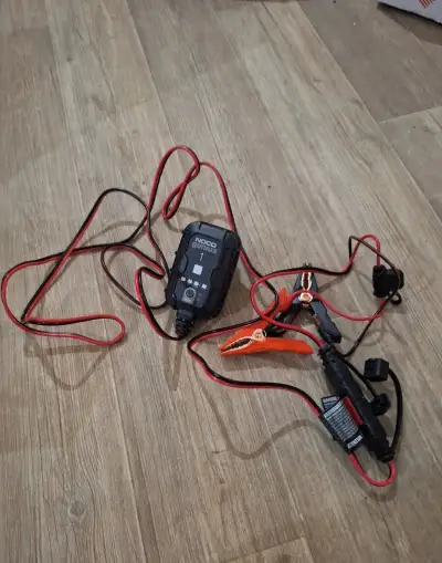 Chytrá nabíječka baterií NOCO Genius 1 (6V/12V, 1A) – skvělý