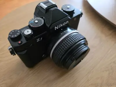Nikon Z f + setový 40mm f2