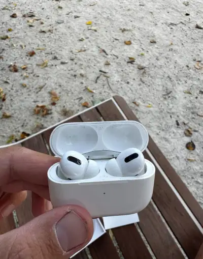 Apple AirPods Pro (1. generace, MagSafe pouzdro) – Kompletní
