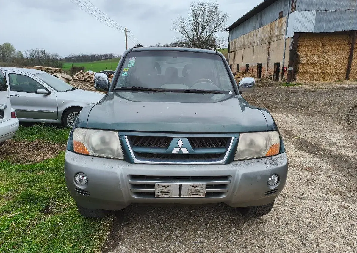 Mitsubishi PAJERO – 2003