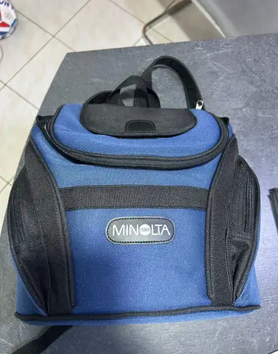 Fotobatoh na zada Minolta