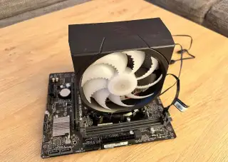ASUS H410M-R + Intel i3-10105F 10. generace + chladič