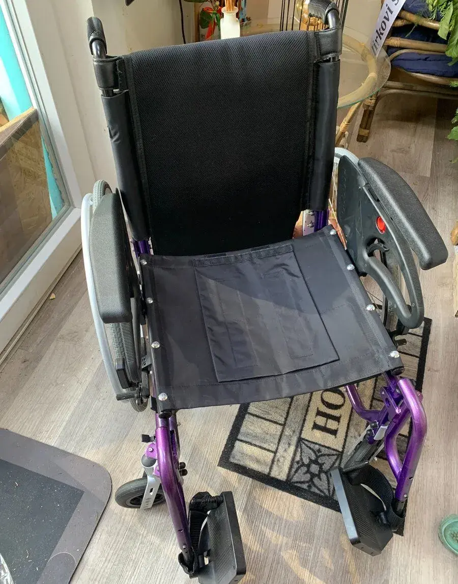 Invalidní vozík