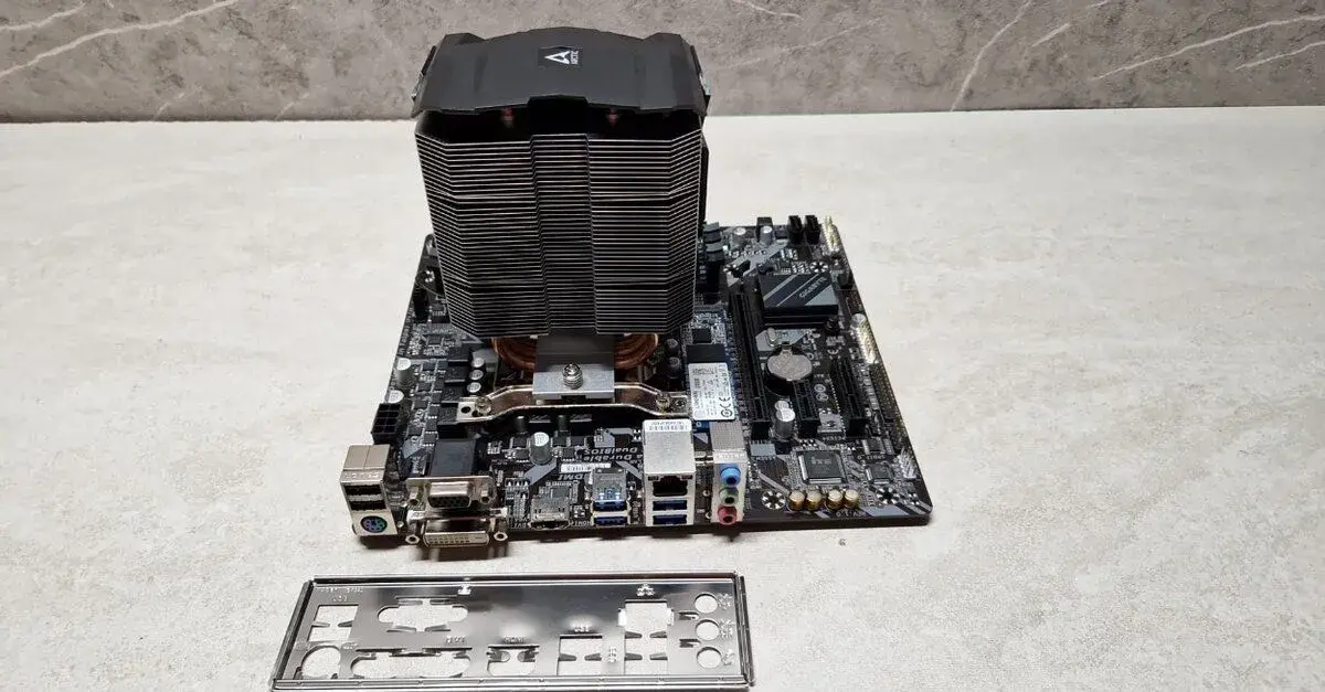 ❰ Set | Gigabyte B365M DS3H, 1151, i5-9400f , SSD, chladič ❱