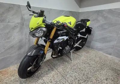 Triumph Speed Triple 1200 RX Limited Edition