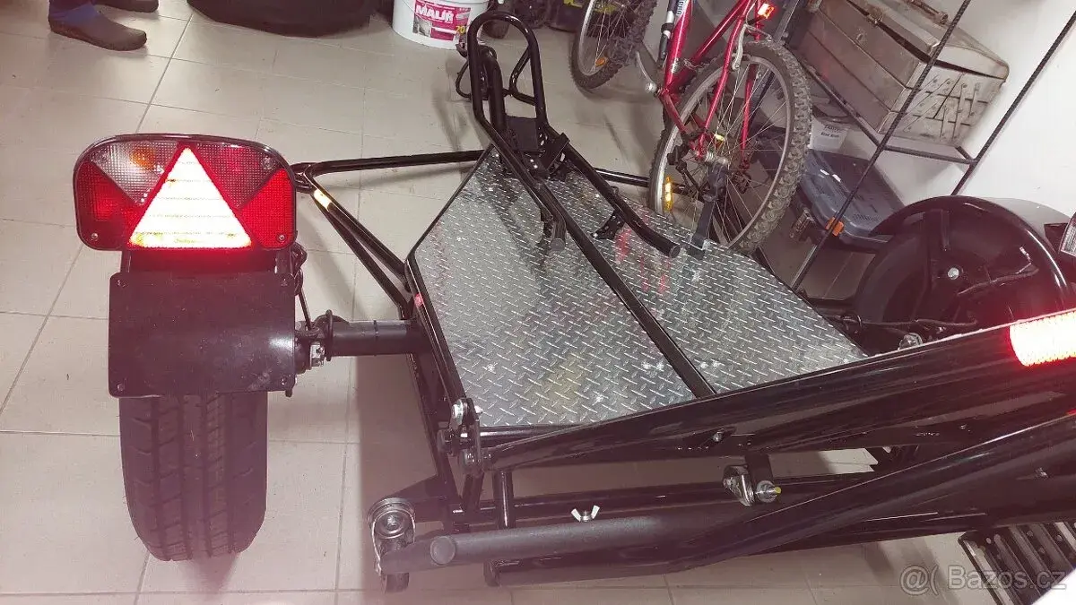Přívěs pro motocykl