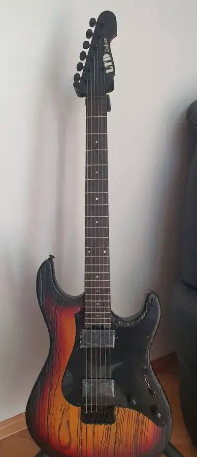 Zánovní elektrická kytara ESP LTD SN-1000HT