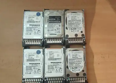HDD SAS disky 1x600 GB a 5x300 GB