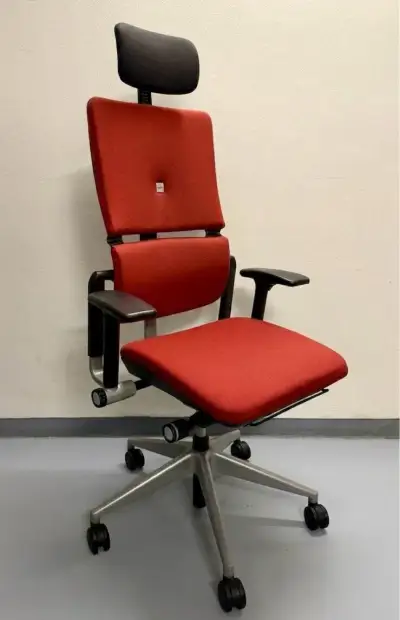 kancelářská židle Steelcase Please s podhlavníkem