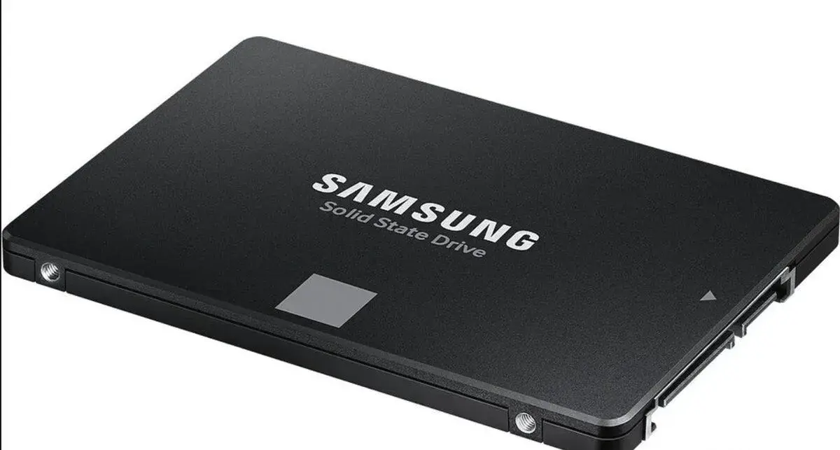 Zánovní kvalitní SSD Disk SAMSUNG 870 EVO 250GB