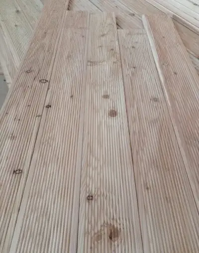 Výprodej modřínových terasových prken a podlahy