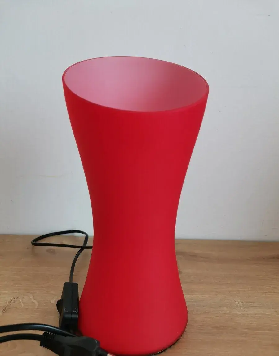 Krásná červená lampa lampička