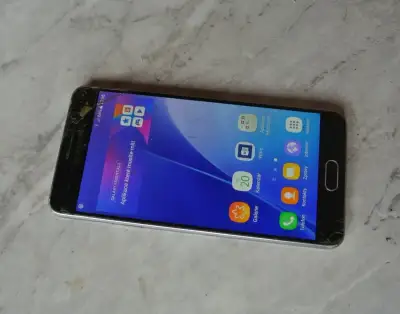 Samsung Galaxy A5, osmijádro, AMOLED displej, vše funkční