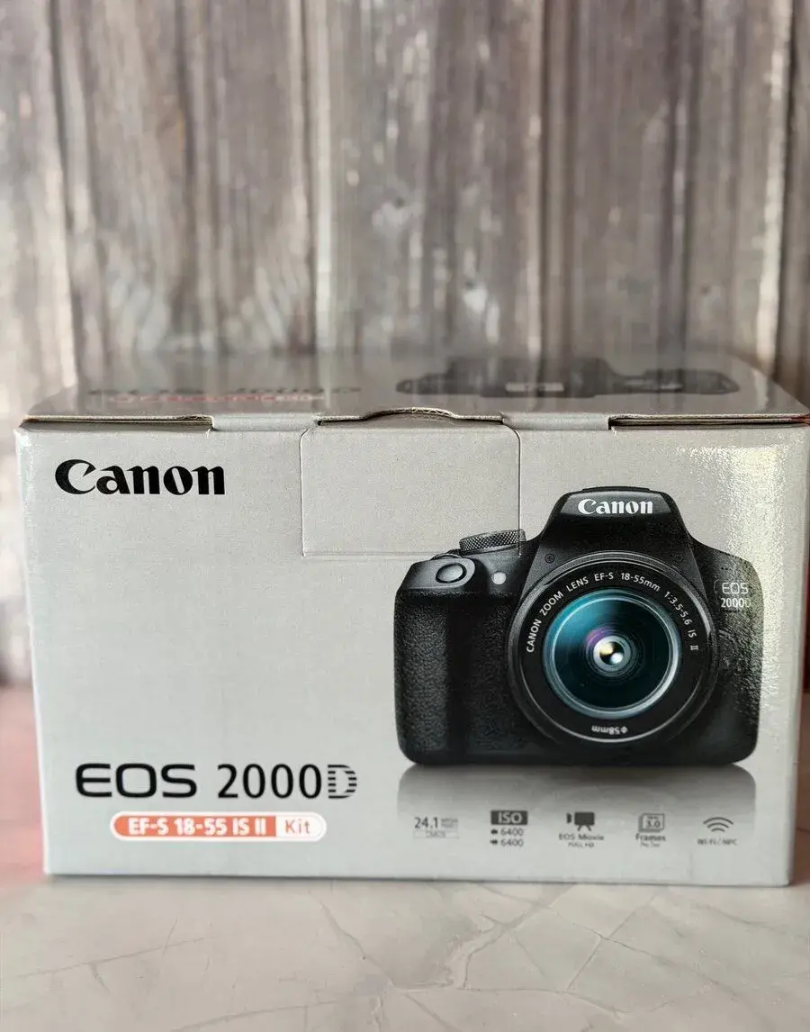 Canon EOS 2000D