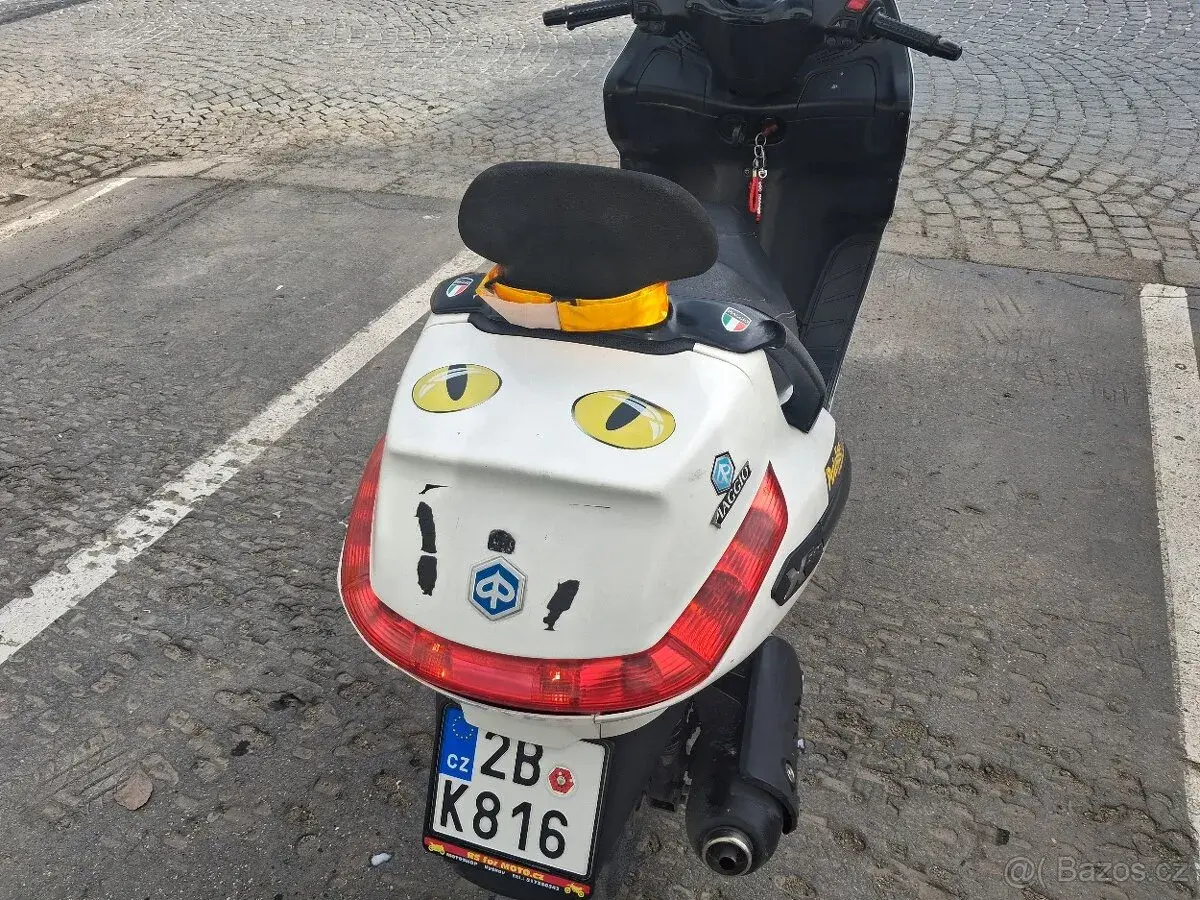 Skútr