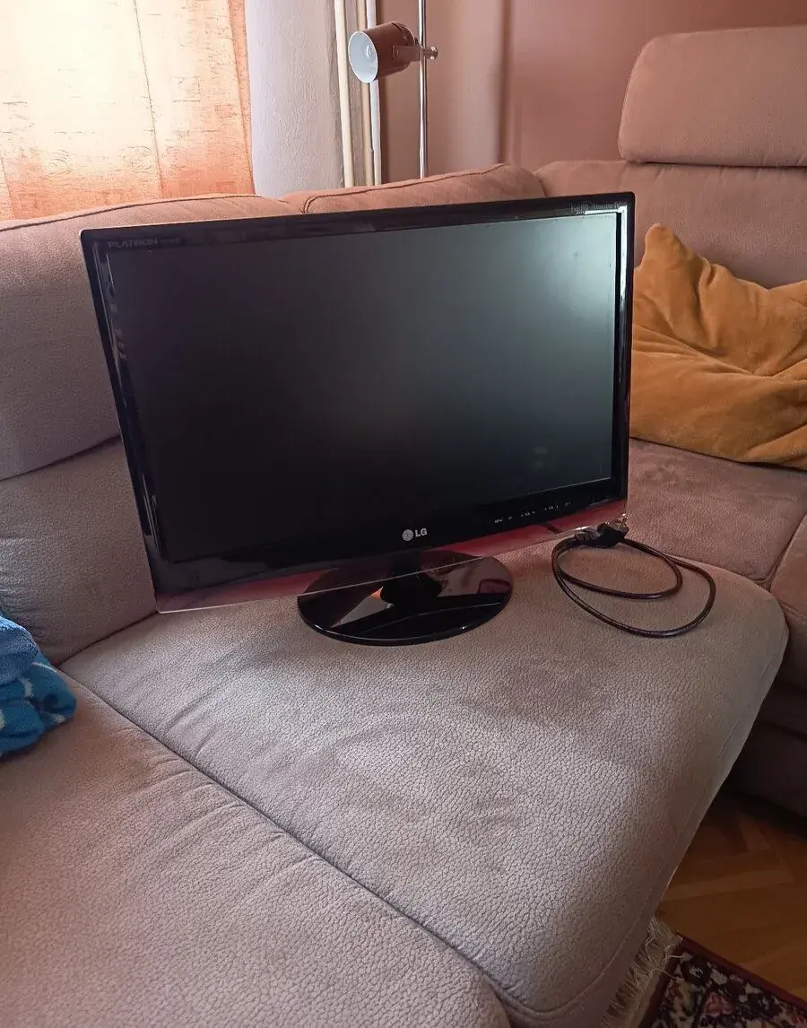 Full HD monitor a TV 2v1 LG Flatron 23" s dálkovým ovladače