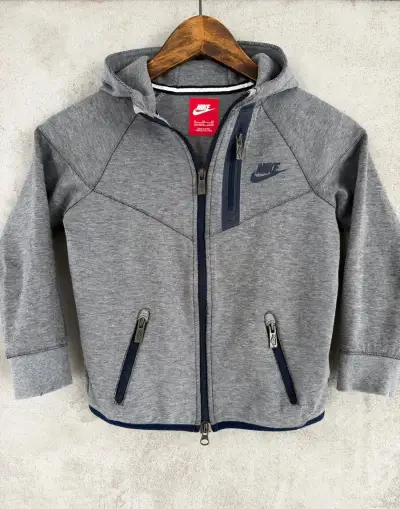 NIKE chlapecká mikina s kapucí 122/128 lí