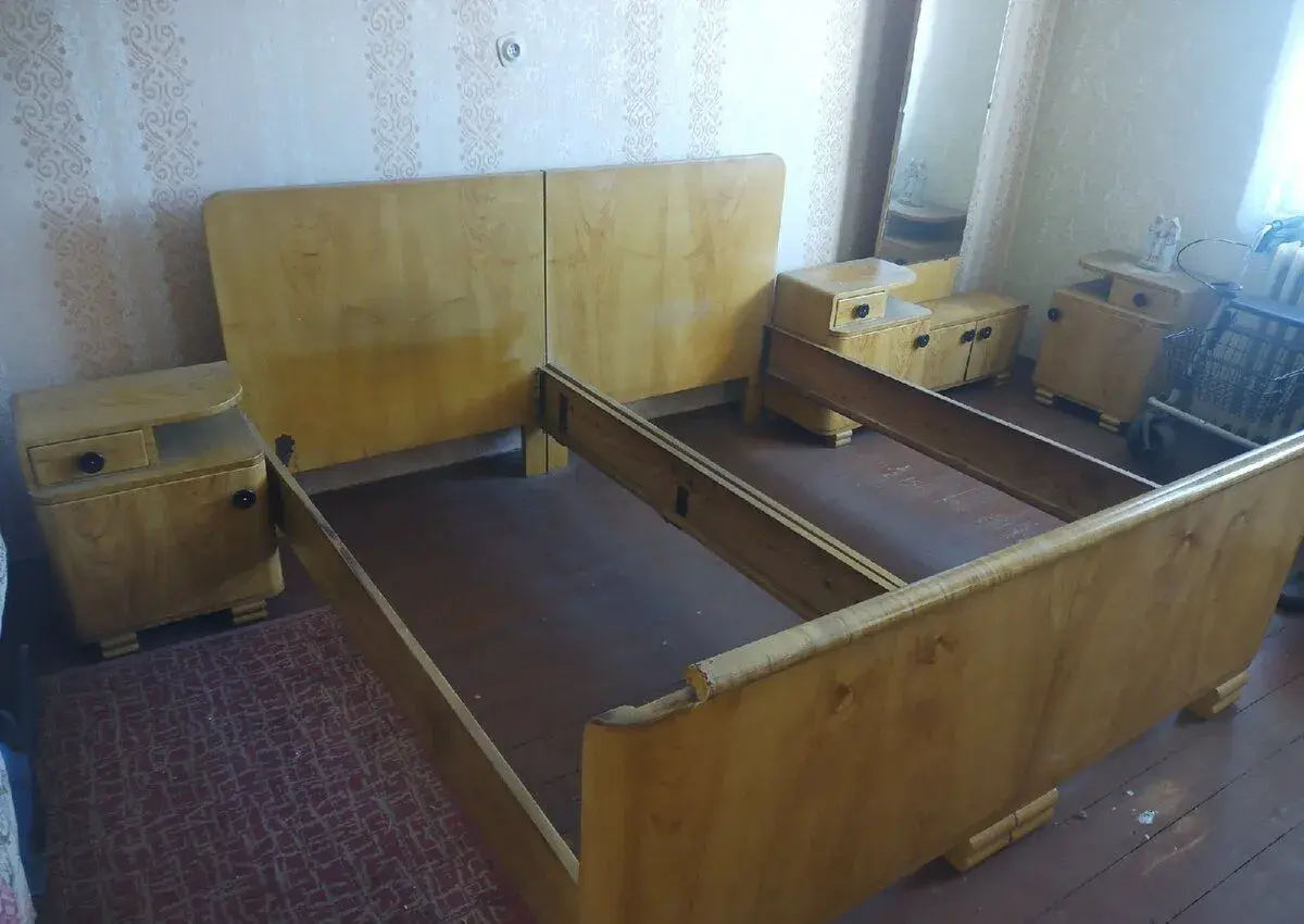 Starý nábytek kompletní ložnice 50 léta