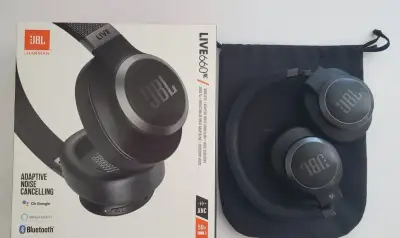 Sluchátka JBL Live 660NC