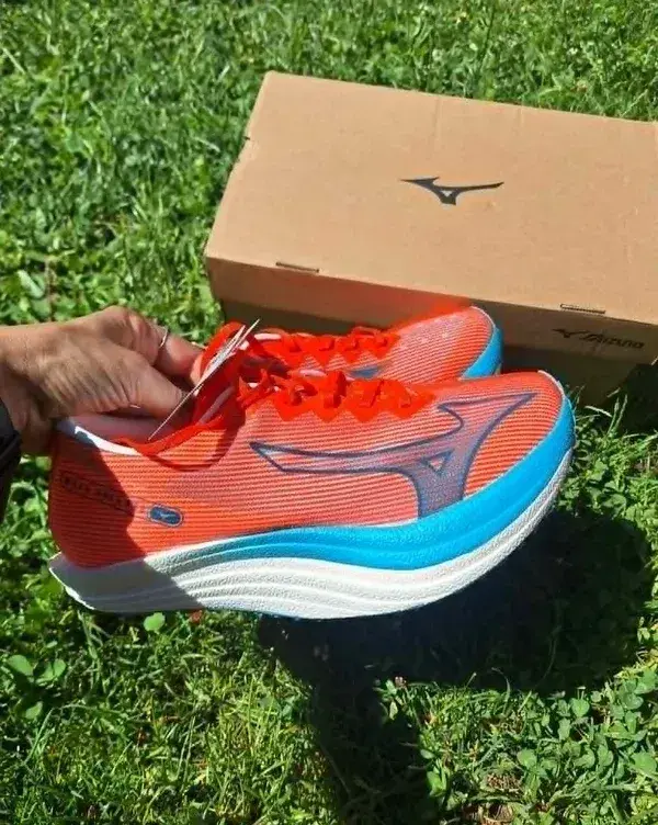 Nové super závodní Mizuno Wave unisex