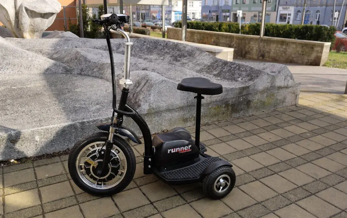 Elektro tříkolka Runner 500