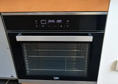 Hezká vestavná trouba Beko - ZÁRUKA - dovoz zdarma