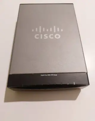 Cisco Dual WAN VPN Router RV042G