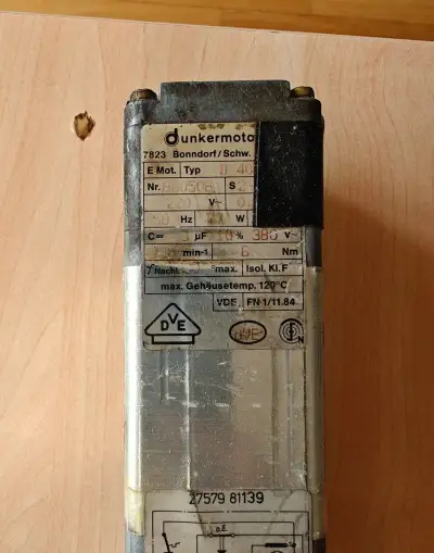 Motor s převodovkou 77W