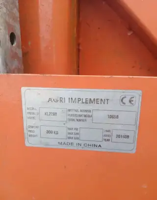 Lesní kleště s hydraulickým výkyvem