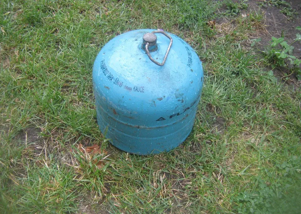 2 kg propan butanové bomby-bombu.