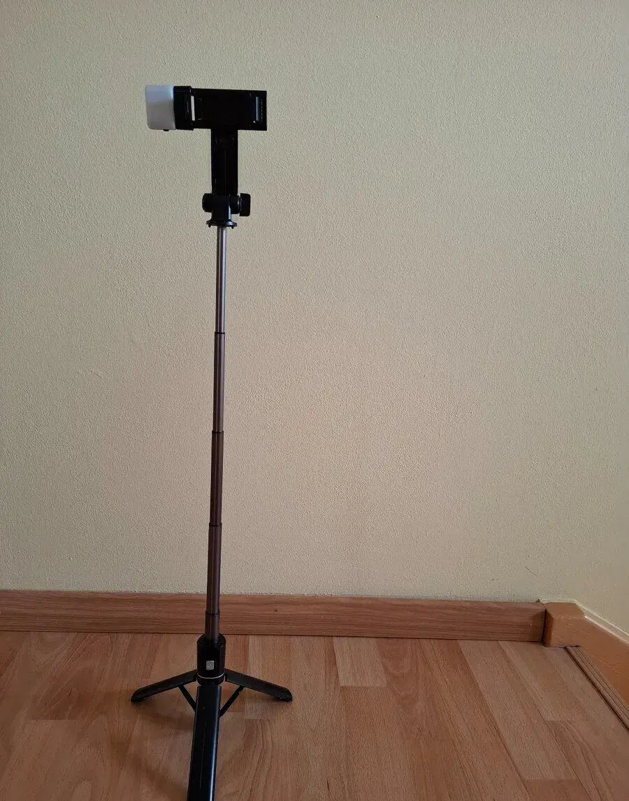 Teleskopická tyč tripod pro selfie foto s bluetooth černá