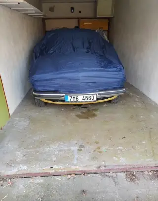 Velmi pěkná, suchá garáž.