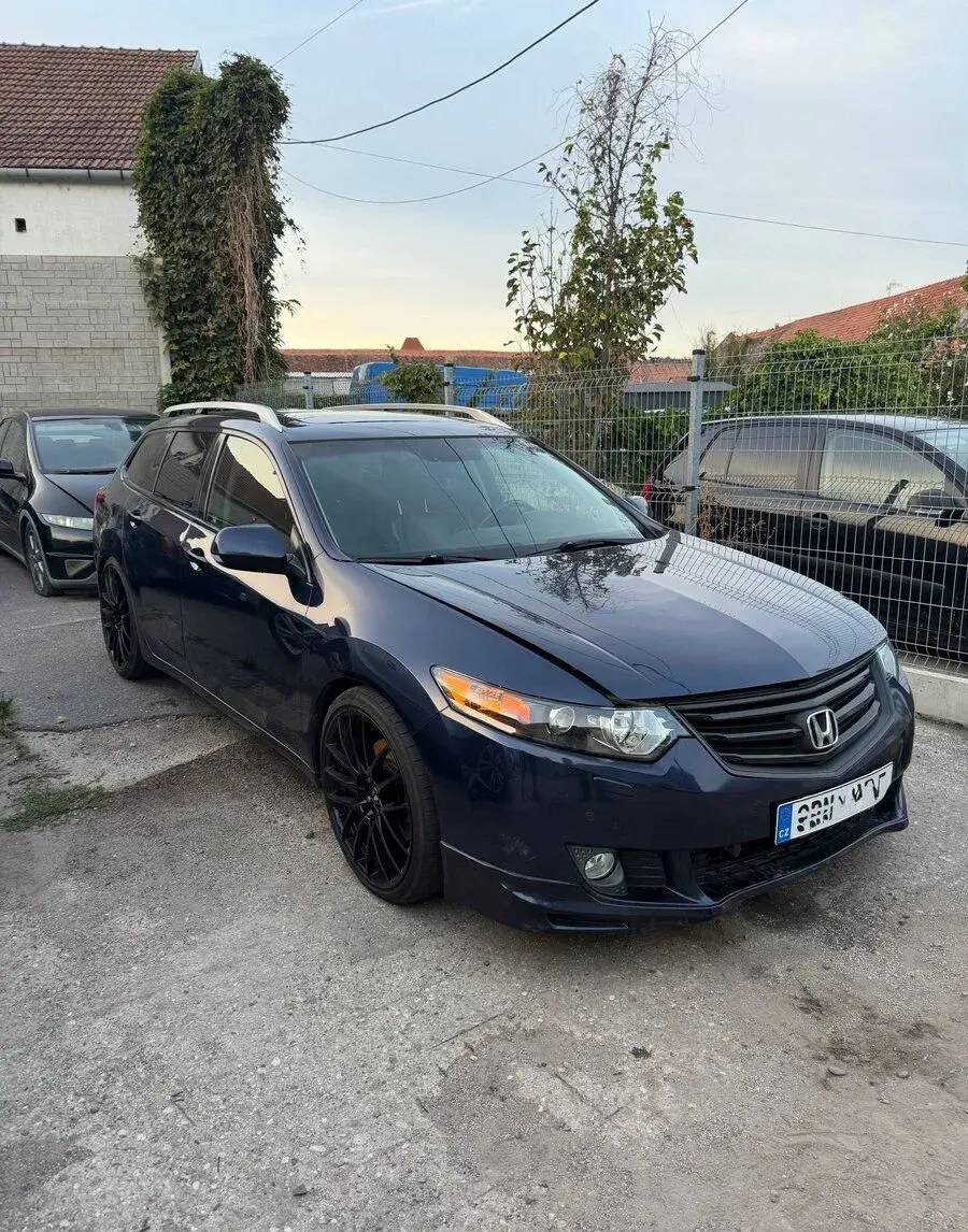 Honda Accord – 2009, 285 000 km