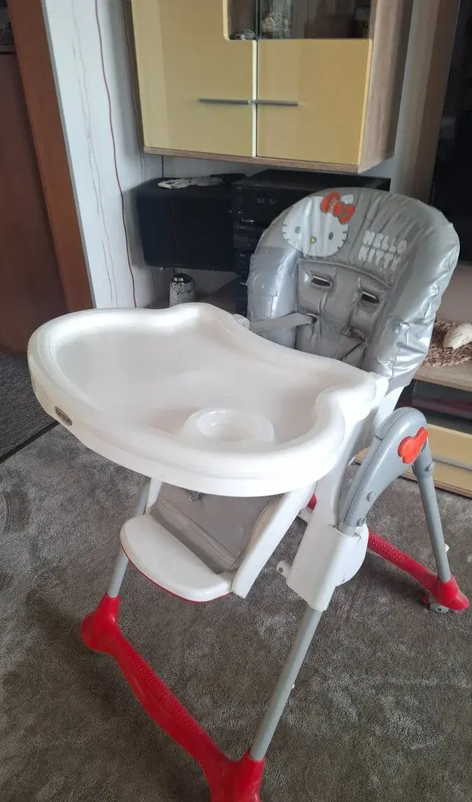 Dětská jídelní židlička HELLO KITTY