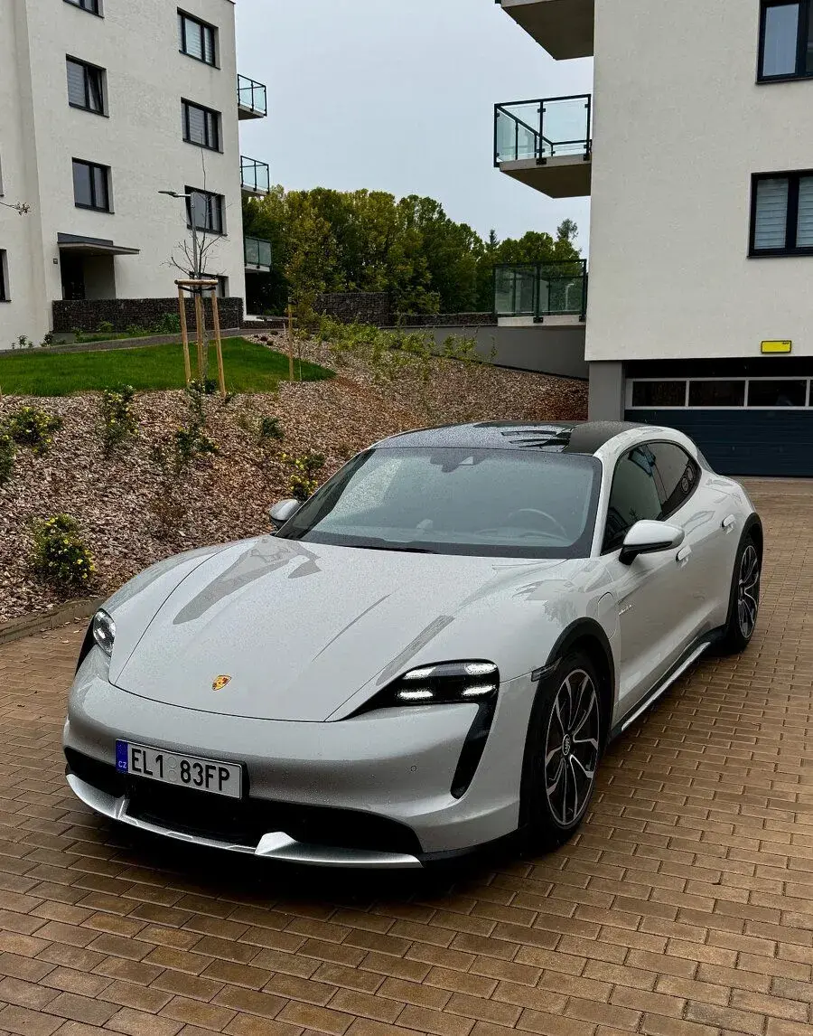 Porsche Taycan – 2022, 100 km