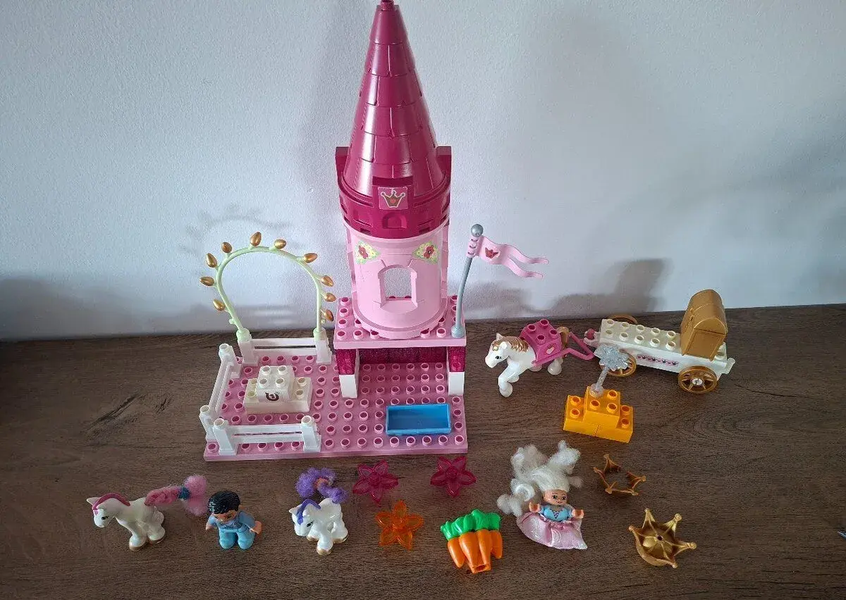 Lego Duplo 4828 Princezniny královské stáje