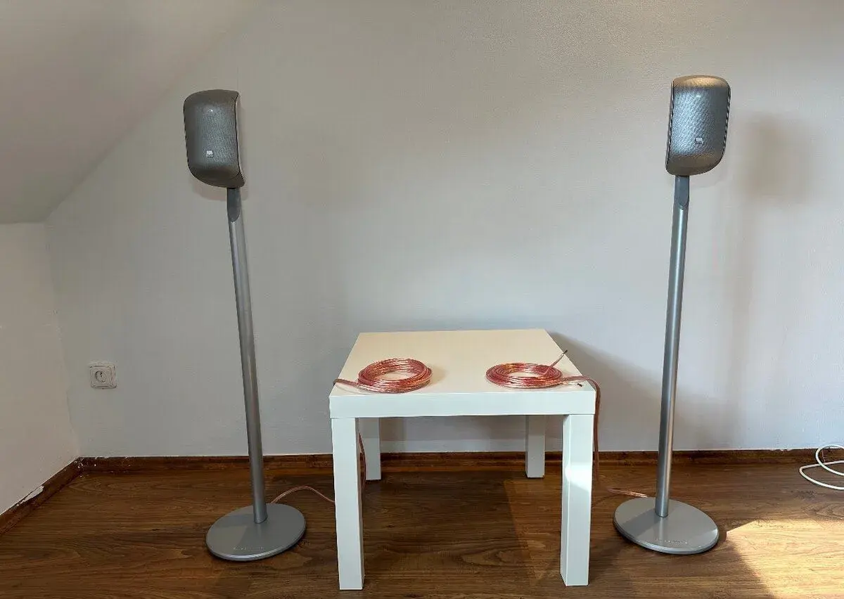Bowers & Wilkins M1 včetně originál stojanů B&W Stand