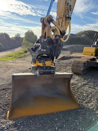 CAT 323 ENGCOM EPS kleště STAV