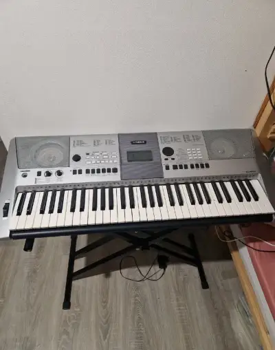 Keyboard Yamaha PSR-E413 + stojan a adaptér