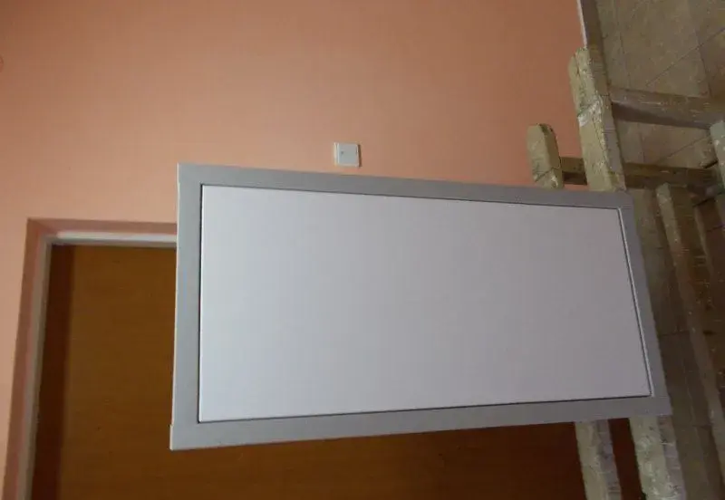 SKRINKA NOVA-DVIRKO BILA MAT